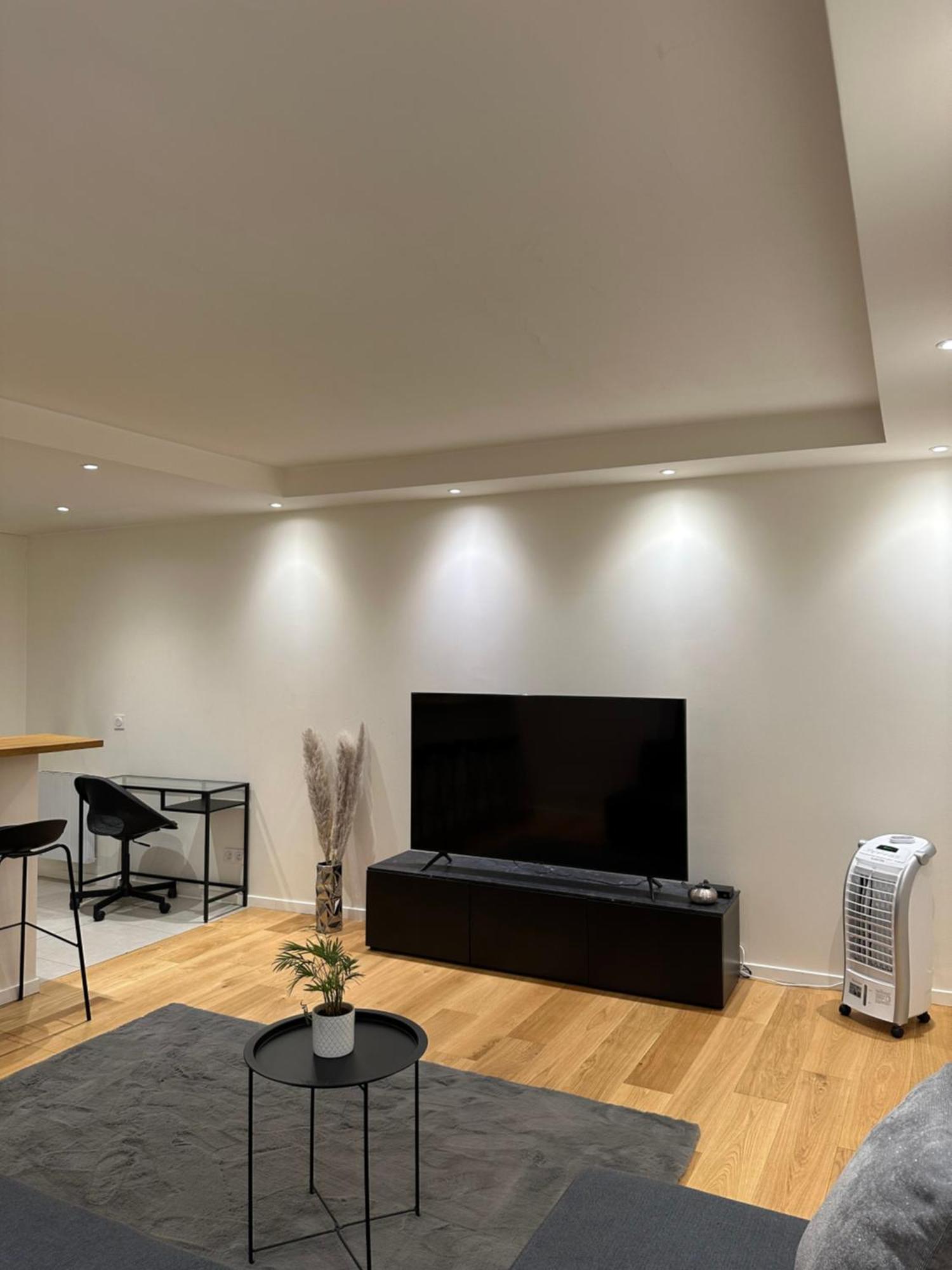Super Appartement Refait A Neuf Beaucoup De Charme Boulogne-Billancourt Esterno foto